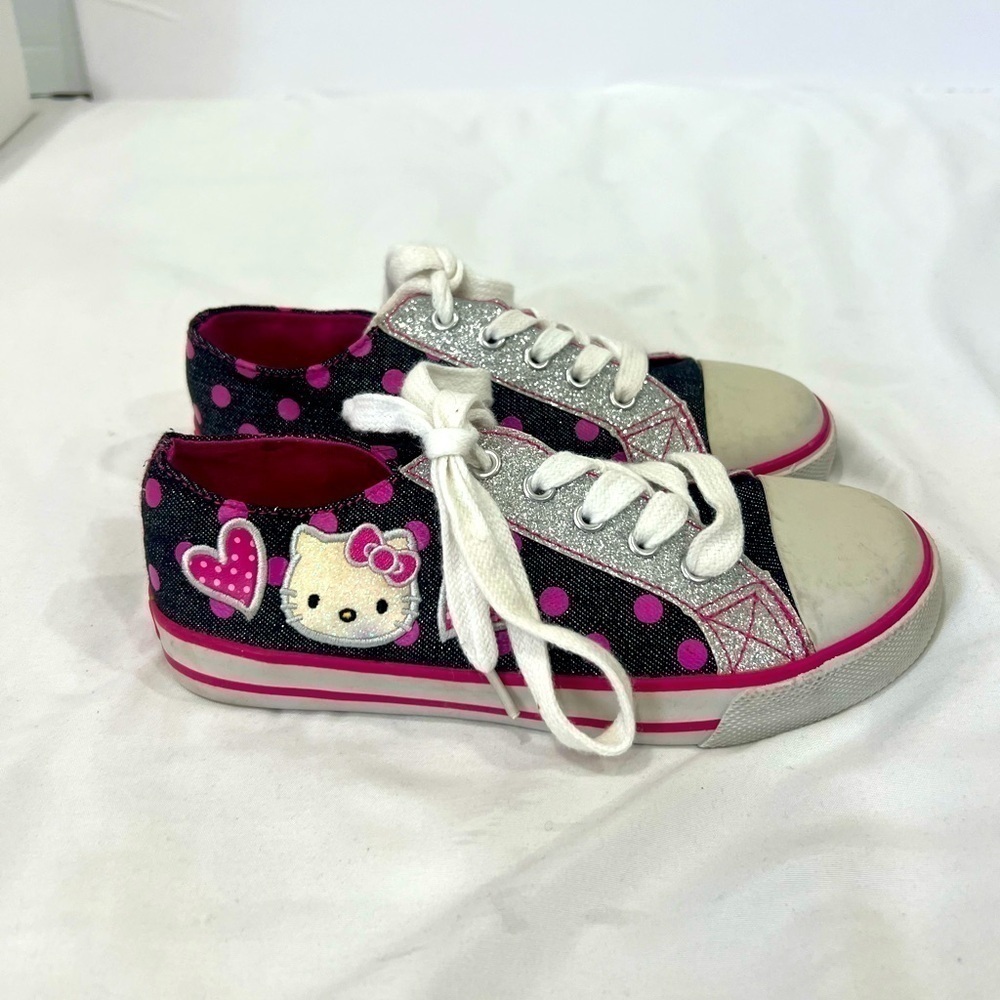 Hello Kitty Sanrio gray pink polka dots sneakers size 1 - Picture 4 of 11